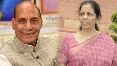 സുരക്ഷ വിലയിരുത്തി രാജ്നാഥ് സിംഗ്; നിര്മലാ സീതാരാമൻ സേനാമേധാവികളെ കണ്ടു