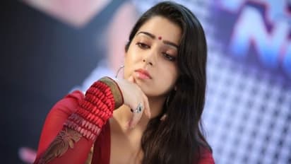 கொரோனா கேலி... நெட்டிசன்களிடம் வாங்கி கட்டிக்கொண்டு மன்னிப்பு கேட்ட நடிகை சார்மி!