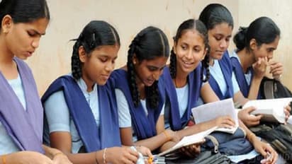 காமர்ஸ் மாணவர்கள் 12ஆம் வகுப்புக்குப் பிறகு என்ன படிக்கலாம்?