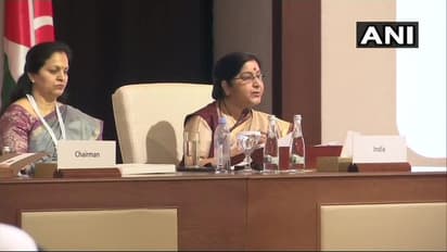 ಒಐಸಿ ಸಭೆಯಲ್ಲಿ ಸುಷ್ಮಾ ಸ್ವರಾಜ್: ಭಯೋತ್ಪಾದನೆ ವಿರುದ್ಧ ಗುಡುಗು!