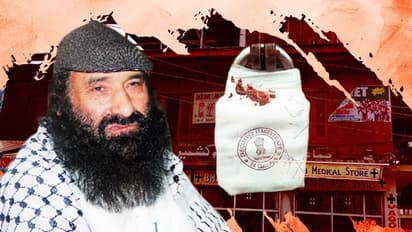 जम्मू-कश्मीर में जमात-ए-इस्लामी पर बैन के बाद एक्शन, खाते और धार्मिक संस्थान सील