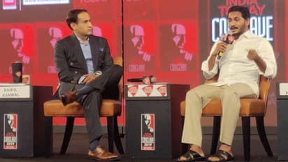 ఓటుకు నోటు కేసులో అడ్డంగా దొరికారు, సిగ్గులేకుండా ఎమ్మెల్యేలను కొన్నారు: బాబుపై జగన్