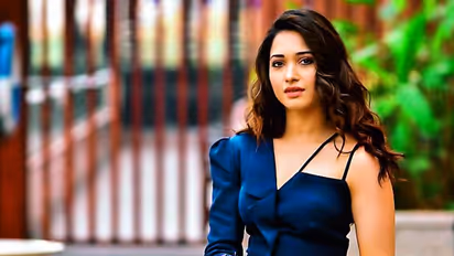 Tamannaah Bhatia ready to break no kissing contract for Hrithik Roshan