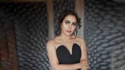 బిగ్ బాస్ బ్యూటీ అందాల కనువిందు!