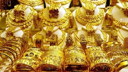 जानें कैसे भारत और पाकिस्तान के बीच युद्ध की आशंकाओं के बीच सोने के खरीदारों के लिए आयी खुशखबरी