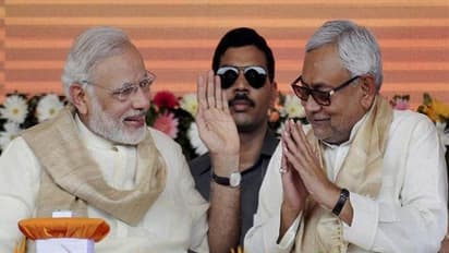 क्या सचमुच नीतीश कुमार के ‘पेट में दांत’ है?