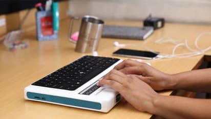 കാഴ്ചയില്ലാത്തവര്ക്ക് ഉപയോഗിക്കാന് ഇന്ത്യയിലെ ആദ്യത്തെ ബ്രൈലി ലിപിയുള്ള ലാപ്ടോപ്പ്