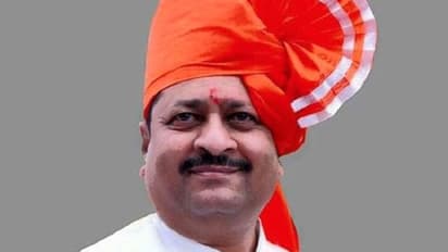 ಸರ್ಜಿಕಲ್ ಸ್ಟ್ರೈಕ್ಗೆ ಸಂಭ್ರಮಿಸೋದು ಬಿಟ್ಟು ಸಿಎಂ ಪುತ್ರನ ಸಿನಿಮಾ ನೋಡ್ಬೇಕಾ?