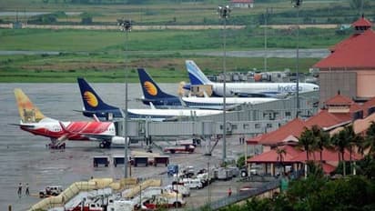  കൊച്ചി നെടുമ്പാശ്ശേരി വിമാനത്താവളത്തിന് ബോംബ് ഭീഷണി,വ്യാപക പരിശോധന, ഭീഷണി സന്ദേശമെത്തിയത് ഇ-മെയിലിൽ 