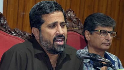 இந்துக்கள் மாட்டு மூத்திரம் குடிப்பவர்கள்... தரக்குறைவா இழிவா பேசிய பாகிஸ்தான் அமைச்சர்... அங்கேயே வலுக்கும் எதிர்ப்பு !!