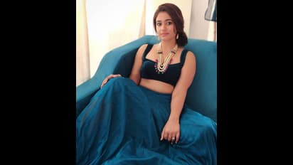 ఆఫ్ స్క్రీన్ రెచ్చిపోతున్న పూనమ్!