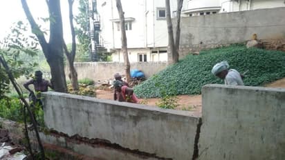 ఎపి డీజీపికి షాక్: అక్రమ నిర్మాణం కూల్చివేత