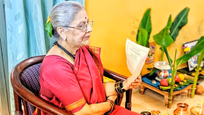 'വിധവകളെ മക്കളുടെ വിവാഹത്തിന്റെ ചടങ്ങുകളില് ദൂരേക്ക് മാറ്റി നിര്ത്തുന്നതെന്തിന്?'; ചിത്ര ചന്ദ്രചൂഡ് ചോദിക്കുന്നു