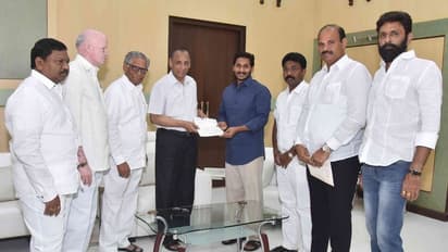 సైబర్ క్రైమ్ చేసింది చంద్రబాబే: డేటా చోరీపై జగన్