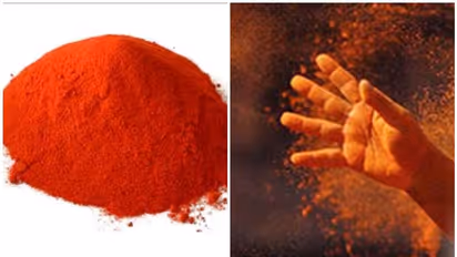 കണ്ണിൽ മുളകുപൊടി വിതറി എട്ട് ലക്ഷം രൂപ കവർന്നു