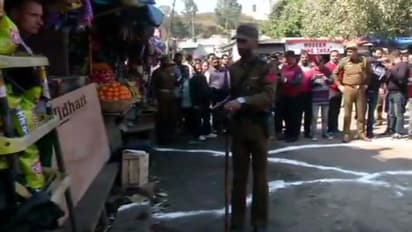 जम्मू में बस स्टैंड पर ग्रेनेड हमला, एक की मौत, 32 घायल; हिजबुल का हमलावर पकड़ा