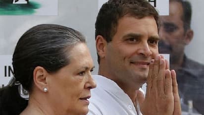 కాంగ్రెస్ తొలి జాబితా: సోనియా మళ్లీ పోటీ, లేని ప్రియాంక పేరు