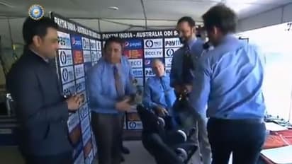 INDvsAUS:ಹುತಾತ್ಮ ಯೋಧರಿಗೆ ವೀಕ್ಷಕ ವಿವರಣೆಗಾರರ ಸಲಾಂ!