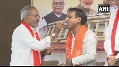 മോദിയുടെ നാട്ടില് കോണ്ഗ്രസിന് അടുത്ത തിരിച്ചടി; എംഎല്എ ബിജെപിയില് ചേര്ന്നു