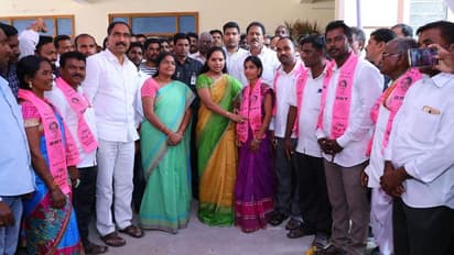 ఎంపీ కవిత సమక్షంలో టీఆర్ఎస్లో చేరిన కాంగ్రెస్ నాయకులు...(వీడియో)