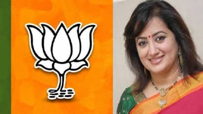 Sumalatha Ambareesh : നടി സുമലത ബിജെപിയിലേക്ക്? നേതാക്കളുമായി ചർച്ച നടത്തി