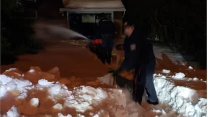 മഞ്ഞ് വീഴ്ച മൂലം ആഴ്ചകളായി വീട്ടില് കുടുങ്ങിയ 70 കാരനെ പൊലീസ് രക്ഷിച്ചു