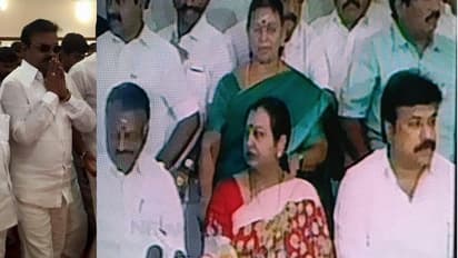 உம்முன்னு இருந்த பிரேமலதா... கம்முன்னு இருந்த சுதீஷ்!! ஜம்முன்னு வெள்ளந்தி சிரிப்பில் விஜயகாந்த்!!