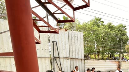 తెలంగాణ భవన్ విస్తరణ పనులను పరిశీలించిన కేసీఆర్ (ఫోటోలు)