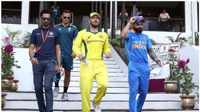 బెంగళూరు వన్డే: ఏకపక్షం.. ఆసీస్పై 7 వికెట్ల తేడాతో భారత్ విజయం, సిరీస్ కైవసం