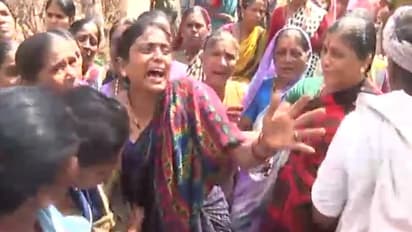 ధాన్యం అమ్మడానికి వచ్చి: వరికుప్పపై కుప్పకూలిన రైతు