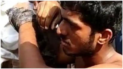 கண்ணை மறைக்கும் காம வெறி..! நடுரோட்டில் பெட்ரோல் ஊற்றி 19 வயது பெண் எரிப்பு..!