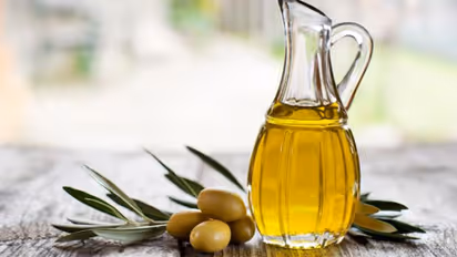 Here's why you should start using olive oil for better health