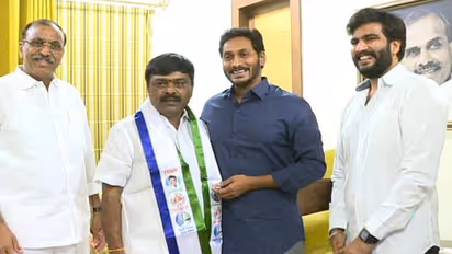 వైసీపీలో చేరిన మాజీ ఎమ్మెల్యే లబ్బి వెంకటస్వామి