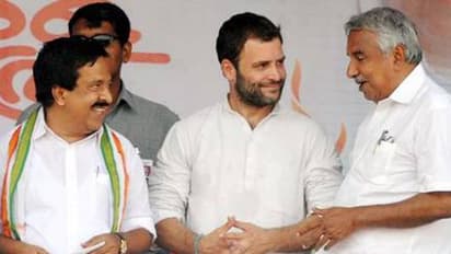 ഗ്രൂപ്പ് തര്‍ക്കത്തിൽ ഉടക്കി കോൺഗ്രസ് പട്ടിക; ഉമ്മൻചാണ്ടിക്ക് അതൃപ്തി, ദില്ലിക്ക് വിളിപ്പിച്ചു