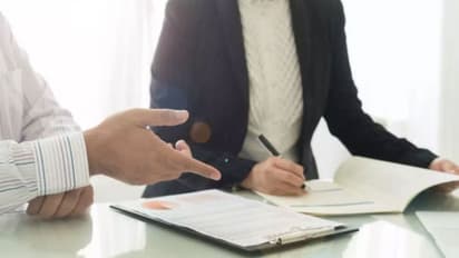 പങ്കാളി മറ്റ് ബന്ധങ്ങളിലേക്ക് പോകുന്നതും അയാളുടെ ജോലിയും തമ്മില് ബന്ധമുണ്ടോ?