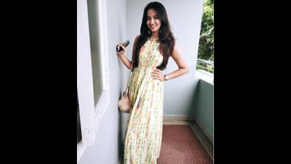 హాట్ ఫోజులతో కవ్విస్తోన్న తెలుగమ్మాయి!