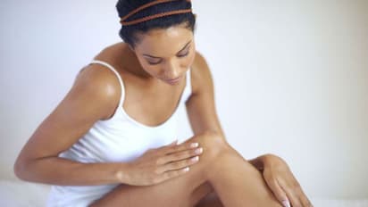 കാല്മുട്ടിലെയും കൈമുട്ടിലെയും കറുപ്പ് മാറ്റാം; ചെയ്യേണ്ടത്...