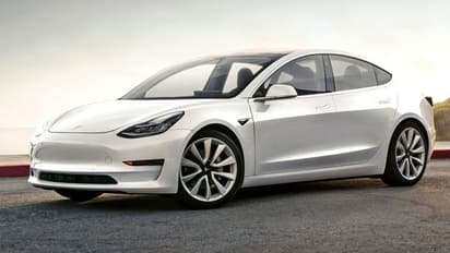 37 ലക്ഷത്തിന്റെ കാര് സ്വന്തമാക്കി ഈ പൊലീസുകാര്, ഇന്ധനലാഭം 6.27 ലക്ഷം!