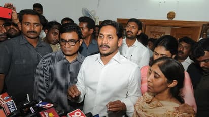 వివేకా హత్యపై హైకోర్టులో సునీత పిటిషన్: వైఎస్ జగన్ కు చిక్కులు