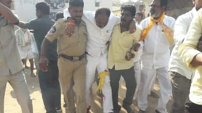 టీడీపీ అభ్యర్థిపై వేటకొడవళ్లతో దాడి