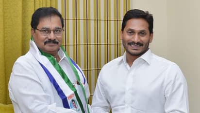 చంద్రబాబుకు ఝలక్: టీడీపి టికెట్ వచ్చినా వైసిపిలోకి జంప్