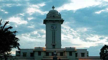 'എല്ലാം രഹസ്യമായിരിക്കണം'; കേരള സർവ കലാശാലാ ജീവനക്കാർക്ക് വിചിത്ര നിർദ്ദേശങ്ങൾ