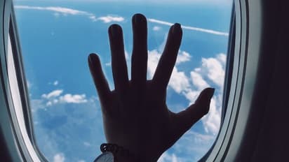 വിമാനത്തില് കയറാനുള്ള പേടി മാറാന് നാല് വഴികള്