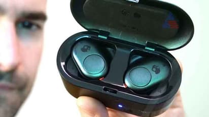 ಇದು ಅಂತಿಂಥ ಇಯರ್ಬಡ್ ಅಲ್ಲ, ಕಿವಿಗೆ ಹಾಕ್ಕೊಂಡ್ರೆ ‘ಕಥೆ’ ಅಷ್ಟೇ!