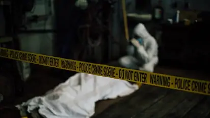 కన్నకూతురి ముందే భార్యను హతమార్చాడు