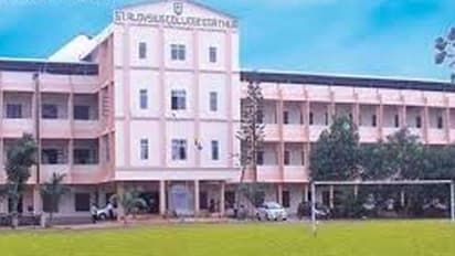 ചോദ്യക്കടലാസ് കെട്ട് മാറിപൊട്ടിച്ച് ക്രമവിരുദ്ധമായി പരീക്ഷ നടത്തി: എടത്വാ കോളേജ് പ്രിന്സിപ്പലിനെതിരെ നടപടി