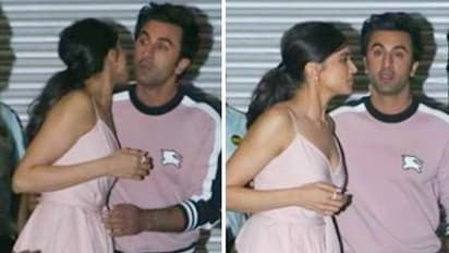 Did you see exes Deepika Padukone, Ranbir Kapoor exchanging Xs and Os?