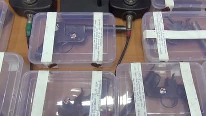 Arms Factory: দরজা জানলা বন্ধ করে তৈরি হত অস্ত্র, জীবনতলায় উদ্ধার আস্ত কারখানা