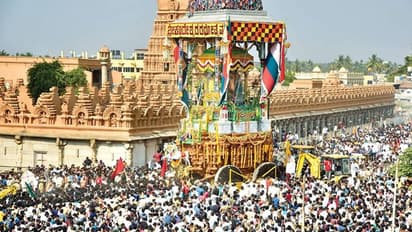 தேர் இழுப்பதன் ரகசியம் பற்றி தெரியுமா..? தேர் இழுப்பதினால் இத்தனை நன்மைகளா..?