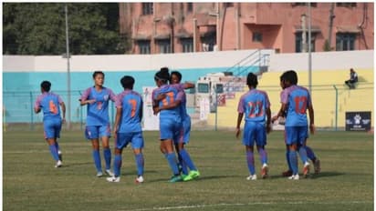 ബംഗ്ലാദേശിനെതിരെ വമ്പന്‍ ജയം; സാഫ് കപ്പില്‍ ഇന്ത്യന്‍ വനിതകള്‍ ഫൈനലില്‍